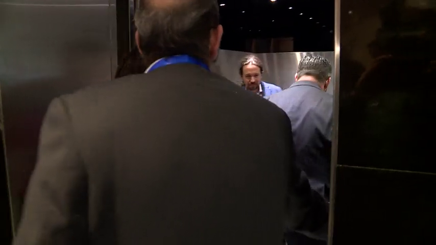 Santiago Abascal y Pablo Iglesias coinciden en el ascensor del congreso Santiago Abascal y Pablo Iglesias coinciden en el ascensor del congreso