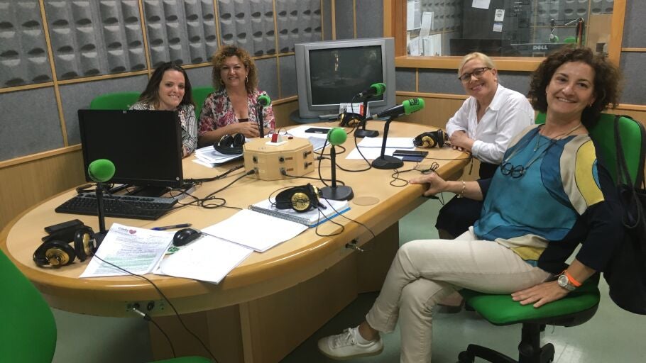 Medidas contra la violencia de g&eacute;nero. Con Eva Tub&iacute;o, Rosa de la Flor, Maite Garc&iacute;a y Lucrecia Valverde.