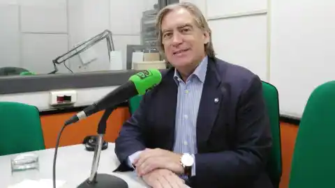 Alberto López-Asenjo, cabeza de lista electoral del PP en Gijón Entrevista de campaña en el programa "Gijón en la Onda"