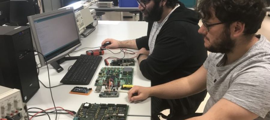 La firma IOTSENS y la UJI premiarán el mejor proyecto de Internet de las cosas, del grado de ingeniería informática La firma IOTSENS y la UJI premiarán el mejor proyecto de Internet de las cosas, del grado de ingeniería informática