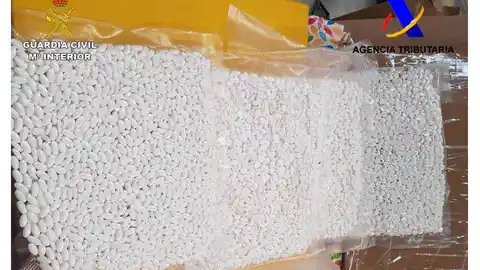 Pastillas de zoplicona incautadas por la Guardia Civil en el Aeropuerto Alicante-Elche. Pastillas de zoplicona incautadas por la Guardia Civil en el Aeropuerto Alicante-Elche.
