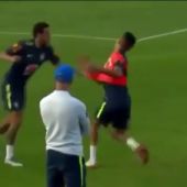 Vacilan a Neymar: se pica con un juvenil que le hizo 'un caño'