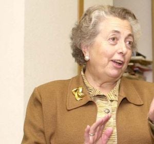 María Dolores Cabezudo será nombrada Hija Adoptiva de CLM María Dolores Cabezudo será nombrada Hija Adoptiva de CLM