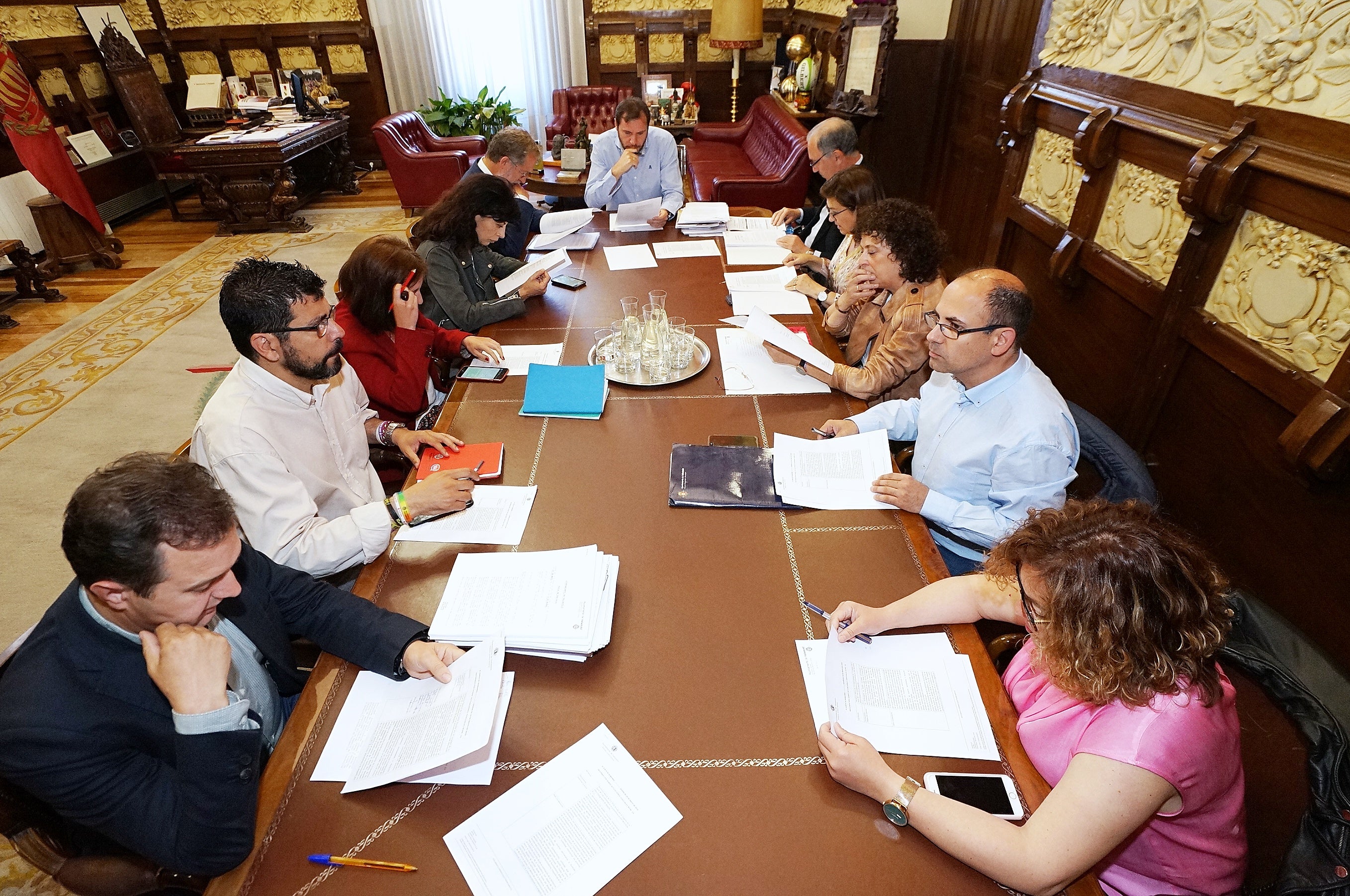 Comienzan los contactos en el Ayuntamiento Comienzan los contactos en el Ayuntamiento