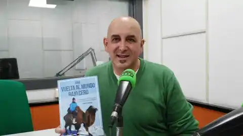 Alberto Campa, autor de "Una vuelta al mundo bajo cero" Entrevista en el programa "Gijón en la Onda"
