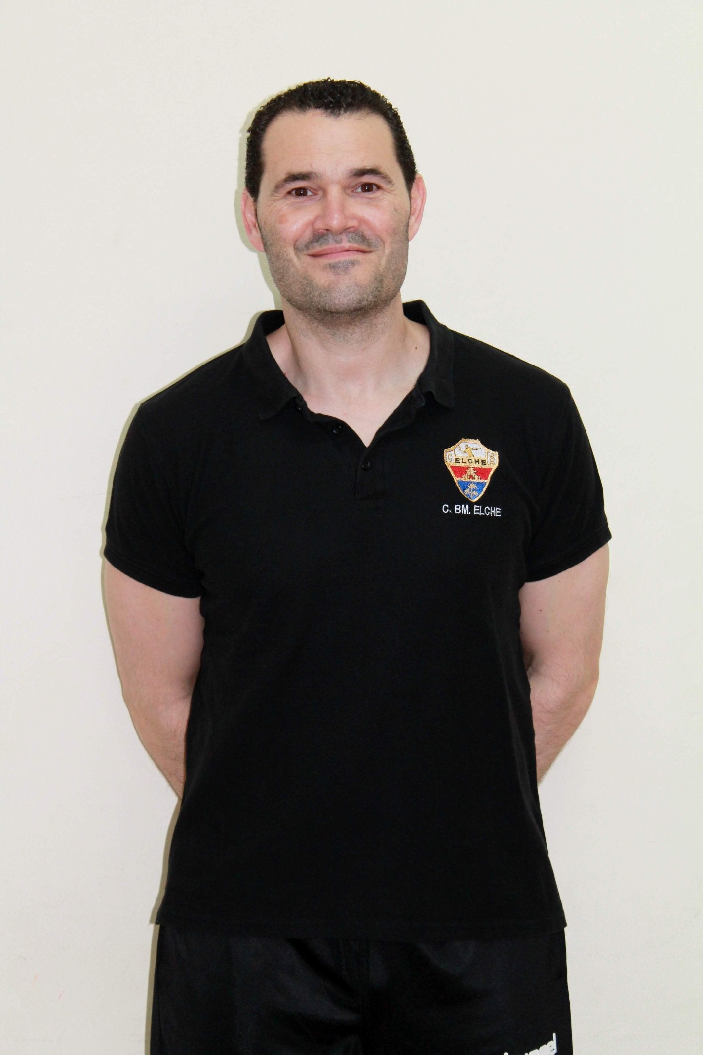 Julián Gil deja el banquillo del Club Balonmano Elche y su puesto será para Sergio Belda Julián Gil deja el banquillo del Club Balonmano Elche y su puesto será para Sergio Belda