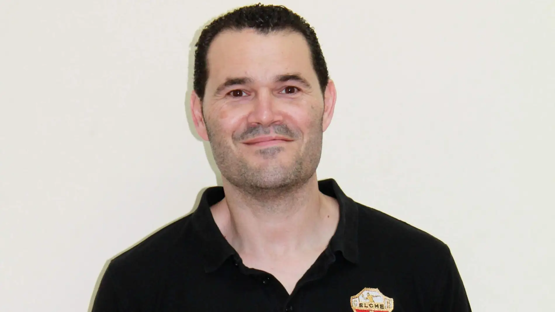 Julián Gil ha decidido dejar de ser entrenador del equipo sénior masculino del Club Balonmano Elche.