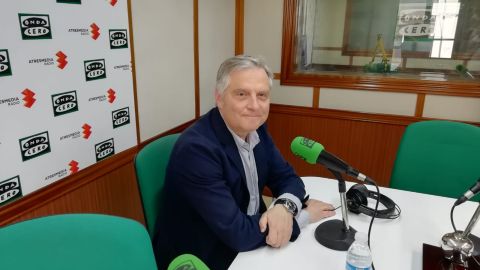 Francisco Ca&ntilde;izares, en los estudios de Onda Cero Ciudad Real