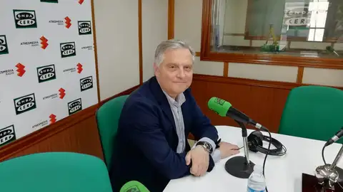 Francisco Cañizares, en los estudios de Onda Cero Ciudad Real Francisco Cañizares, en los estudios de Onda Cero Ciudad Real