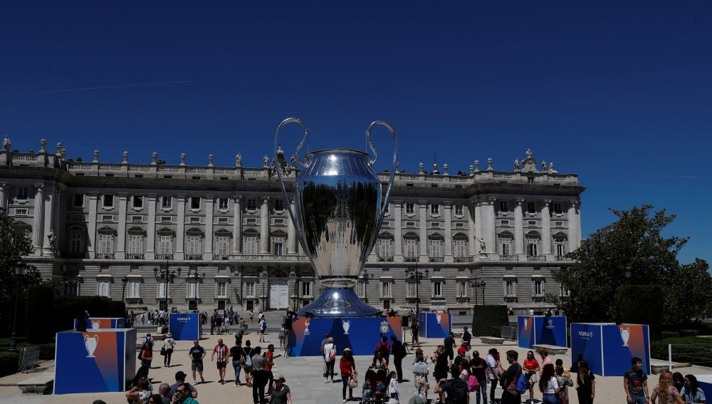 El trofeo de la Champions League, en el Palacio Real