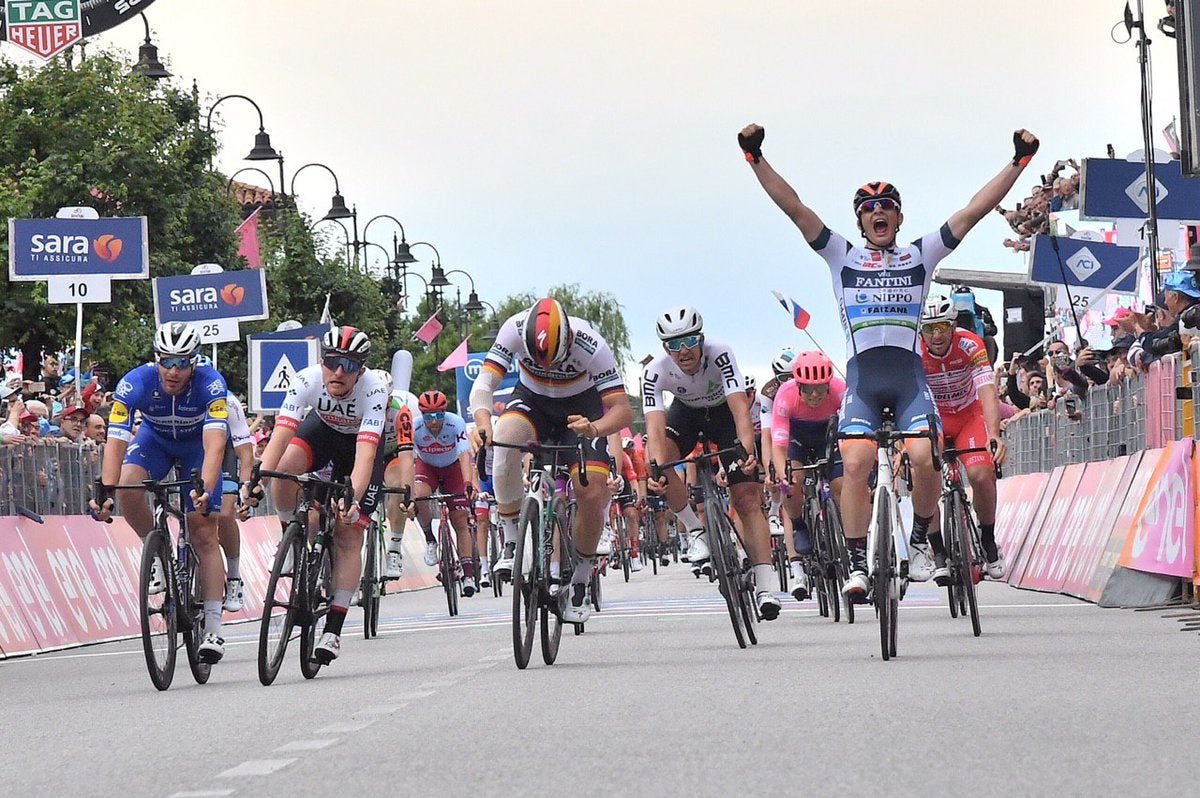 Carapaz mantiene la 'maglia rosa' tras la victoria de Damiano Cima en la 18ª etapa del Giro Carapaz mantiene la 'maglia rosa' tras la victoria de Damiano Cima en la 18ª etapa del Giro