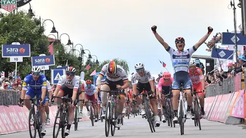 Damiano Cima celebra su victoria en la 18ª etapa del Giro Damiano Cima celebra su victoria en la 18ª etapa del Giro