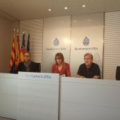 Francisco Alberola, primero por la izquierda, en la presentación como director del Festival Medieval de Elche.