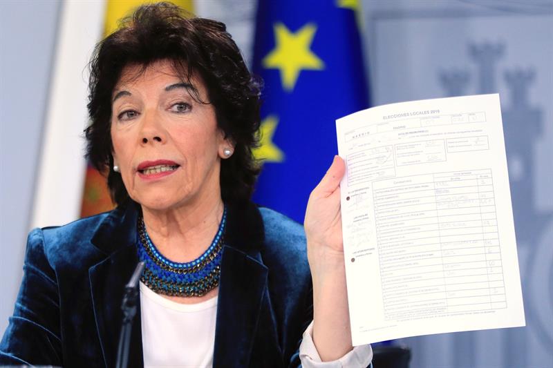 El Gobierno ve un "despropósito" la exigencia de Torra y pedirá a la ONU que revise el informe sobre los presos El Gobierno ve un "despropósito" la exigencia de Torra y pedirá a la ONU que revise el informe sobre los presos