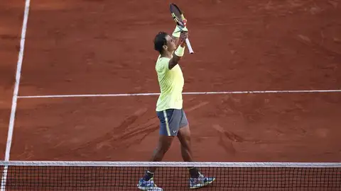 Nadal celebra una nueva victoria en Roland Garros Nadal celebra una nueva victoria en Roland Garros