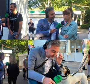 Carlos Alsina con oyentes en la Feria del Libro Carlos Alsina con oyentes en la Feria del Libro