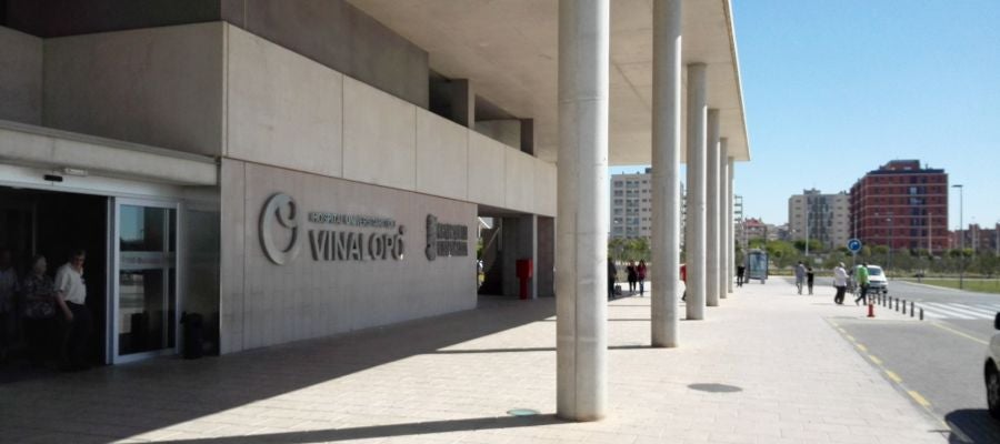 Entrada principal al Hospital Universitario del Vinalopó de Elche. Entrada principal al Hospital Universitario del Vinalopó de Elche.