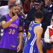 Drake increpa a Curry durante las Finales