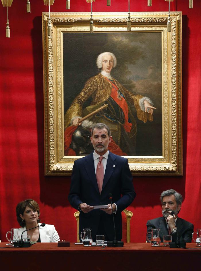 El Rey respalda la "más absoluta autonomía" e imparcialidad de la Fiscalía El Rey respalda la "más absoluta autonomía" e imparcialidad de la Fiscalía
