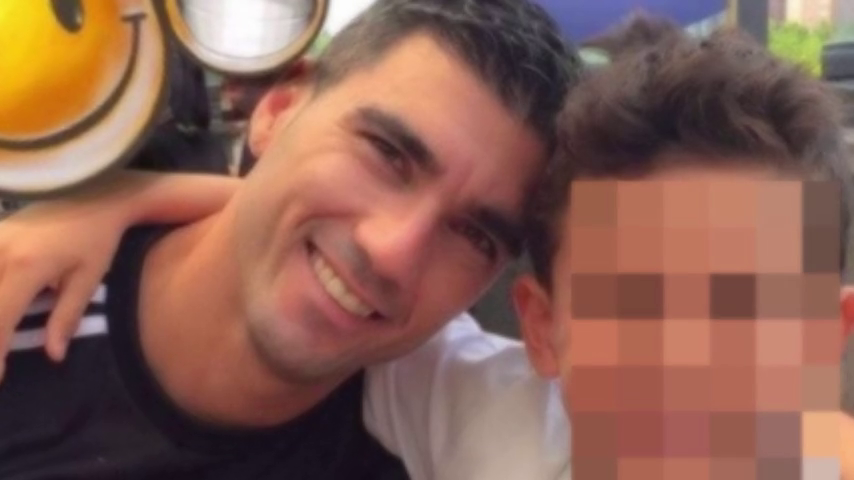 El mensaje del hijo de José Antonio Reyes tras la muerte del futbolista: "Este es el último momento que pasamos juntos" El mensaje del hijo de José Antonio Reyes tras la muerte del futbolista: "Este es el último momento que pasamos juntos"