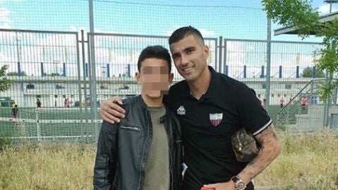 Imagen de Jos&eacute; Antonio Reyes con su hijo