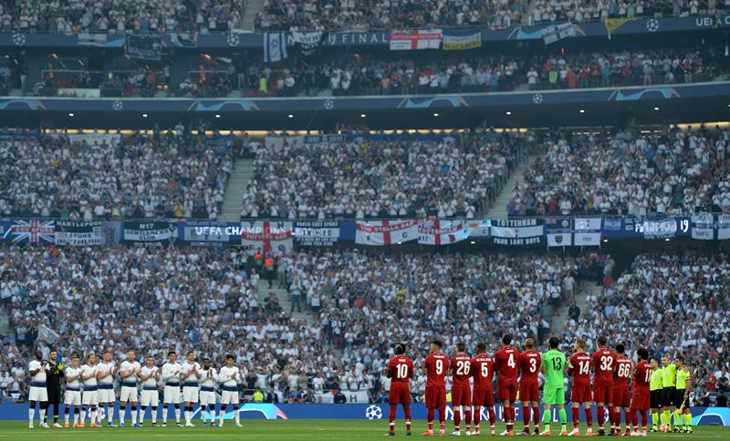 Emotiva ovación para José Antonio Reyes antes de la final de Champions League Emotiva ovación para José Antonio Reyes antes de la final de Champions League
