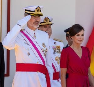 Los Reyes presiden el desfile del Día de las Fuerzas Armadas en Sevilla Los Reyes presiden el desfile del Día de las Fuerzas Armadas en Sevilla
