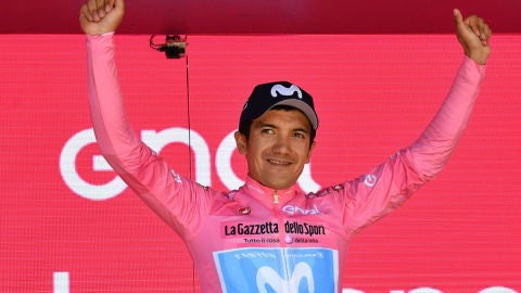 Carapaz, con la 'maglia' rosa del Giro