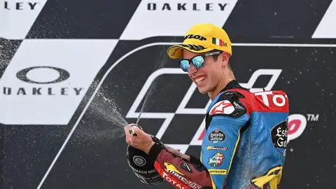 Álex Márquez celebra la victoria en Mugello Álex Márquez celebra la victoria en Mugello