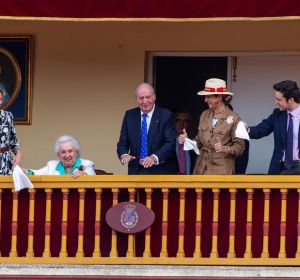 El rey Juan Carlos asiste a la plaza de toros de Aranjuez El rey Juan Carlos asiste a la plaza de toros de Aranjuez