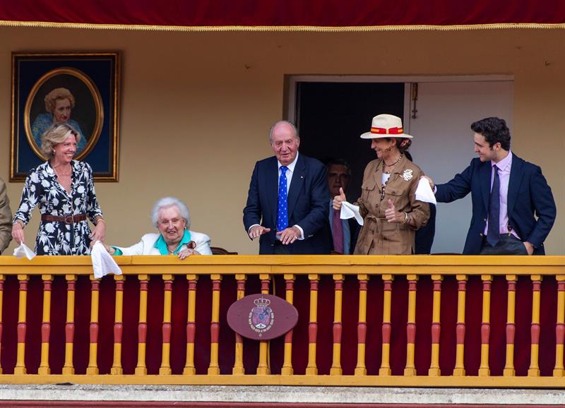 Rubén Amón indulta al Rey Juan Carlos: "Se retira el patriarca porque puede y debe hacerlo" Rubén Amón indulta al Rey Juan Carlos: "Se retira el patriarca porque puede y debe hacerlo"