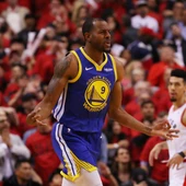 Iguodala celebra un triple con los Golden State Warriors Iguodala celebra un triple con los Golden State Warriors