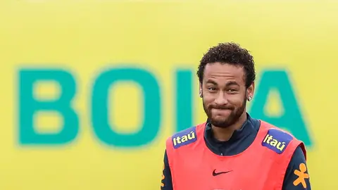 Neymar, durante un entrenamiento con Brasil Neymar, durante un entrenamiento con Brasil