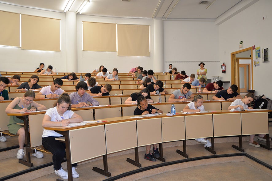 Nervios e incertidumbre en el inicio de la EvAU en Ciudad Real Nervios e incertidumbre en el inicio de la EvAU en Ciudad Real