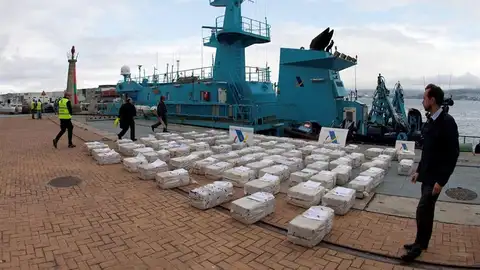 Los fardos de cocaína incautados al pesquero con destino Galicia Los fardos de cocaína incautados al pesquero con destino Galicia