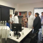 Una de las consultas de la unidad de cirugía maxilofacial del Hospital General Universitario de Elche. Una de las consultas de la unidad de cirugía maxilofacial del Hospital General Universitario de Elche.