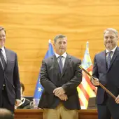 Juanjo Ruiz -primero por la derecha- con la vara de mando de la UMH de Elche. Juanjo Ruiz -primero por la derecha- con la vara de mando de la UMH de Elche.