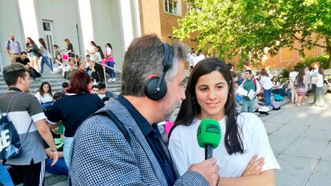 Acompa&ntilde;amos a Estrella en su examen de selectividad
