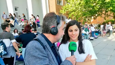 Acompañamos a Estrella en su examen de selectividad Acompañamos a Estrella en su examen de selectividad