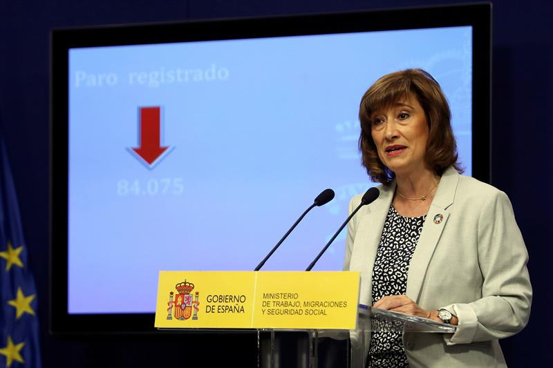 El Gobierno exige al Banco de España que rectifique por decir que la subida del SMI destruiría puestos de trabajo El Gobierno exige al Banco de España que rectifique por decir que la subida del SMI destruiría puestos de trabajo