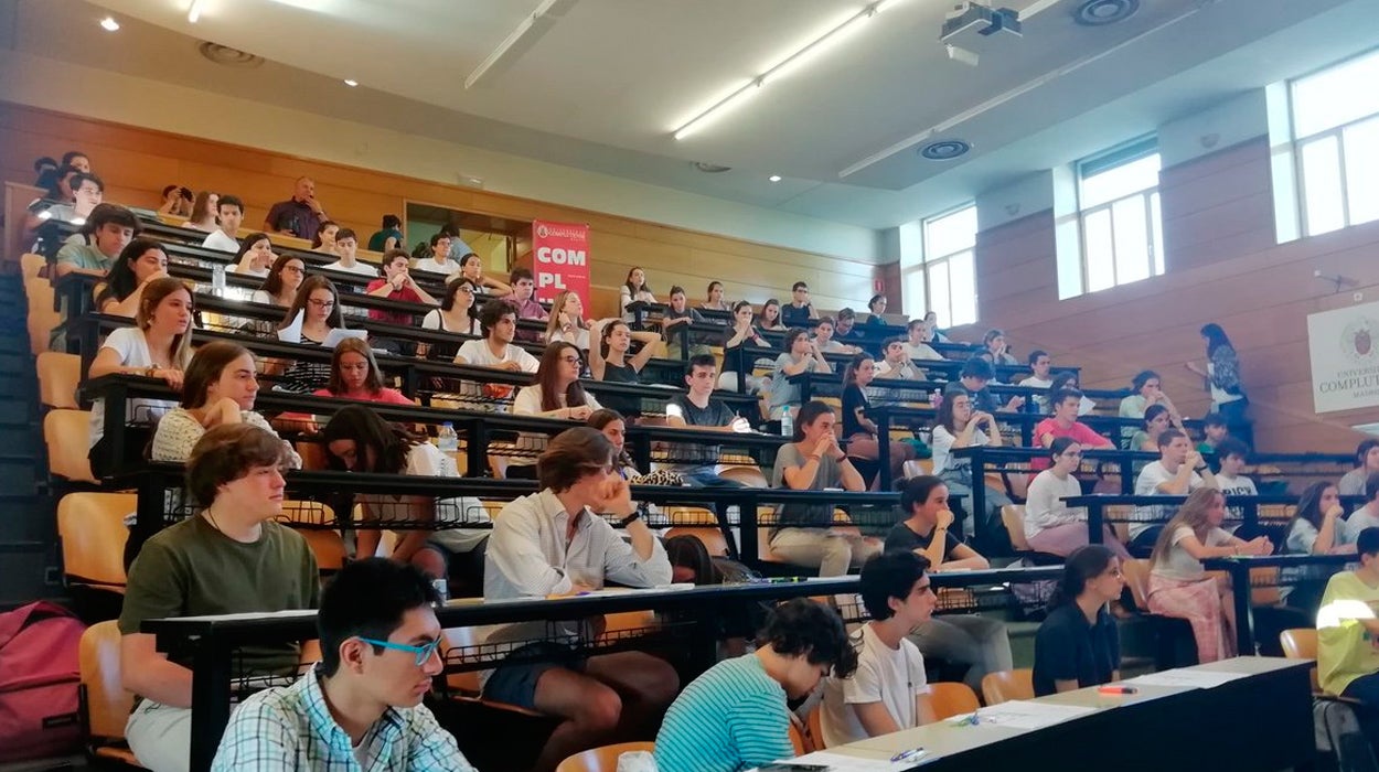 Latitud Cero: Recorrido por los exámenes de selectividad en el mundo Latitud Cero: Recorrido por los exámenes de selectividad en el mundo