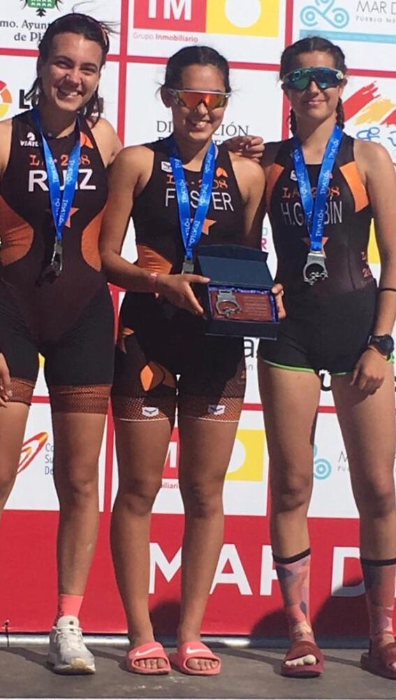 Ana Ruiz, Neus Fuster y Helena Gambín, subcampeonas de España de Triatlón Cross en Mar de Pulpí.