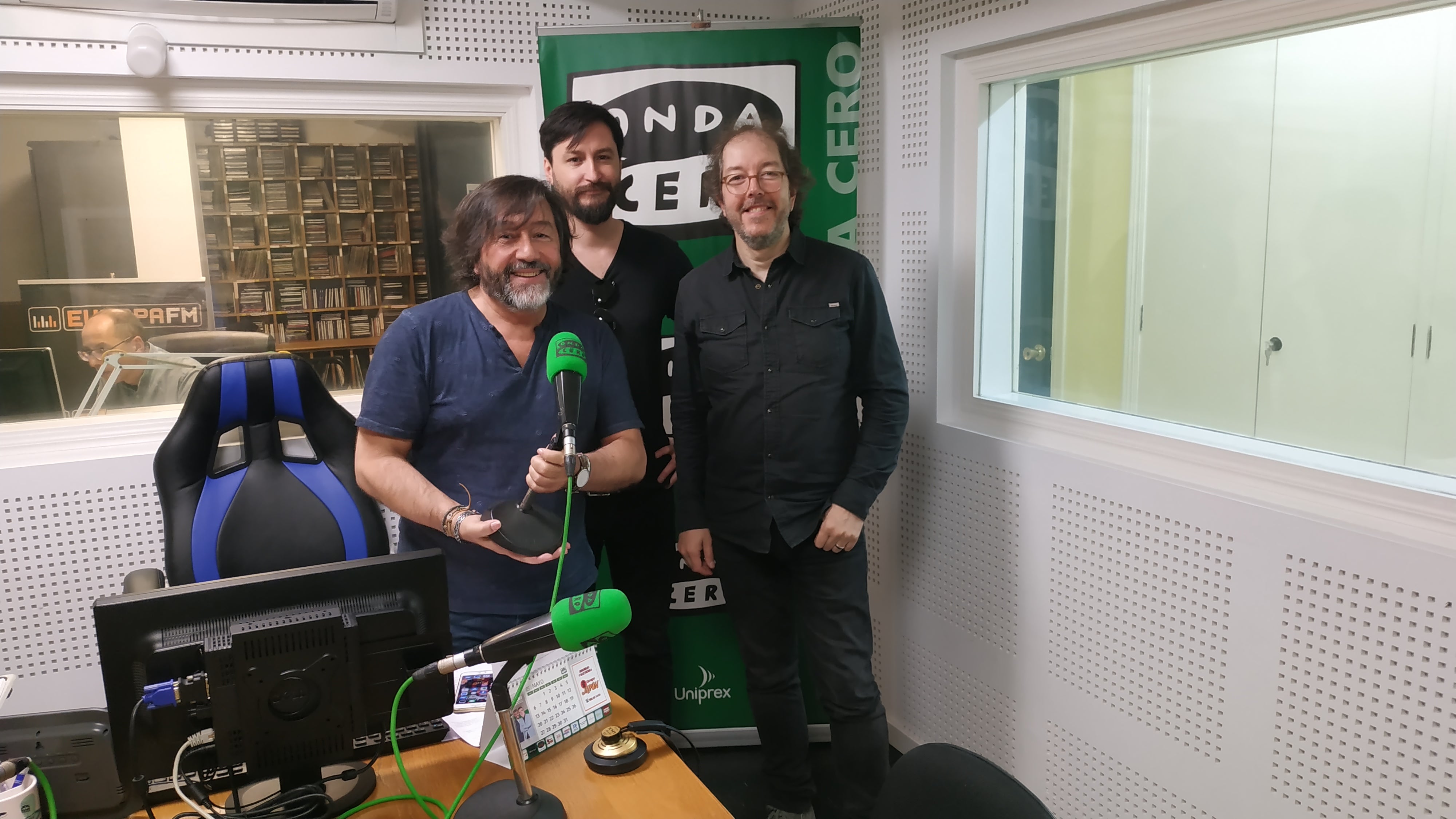 Bailamos ó son da banda de M Carballo Bailamos ó son da banda de M Carballo