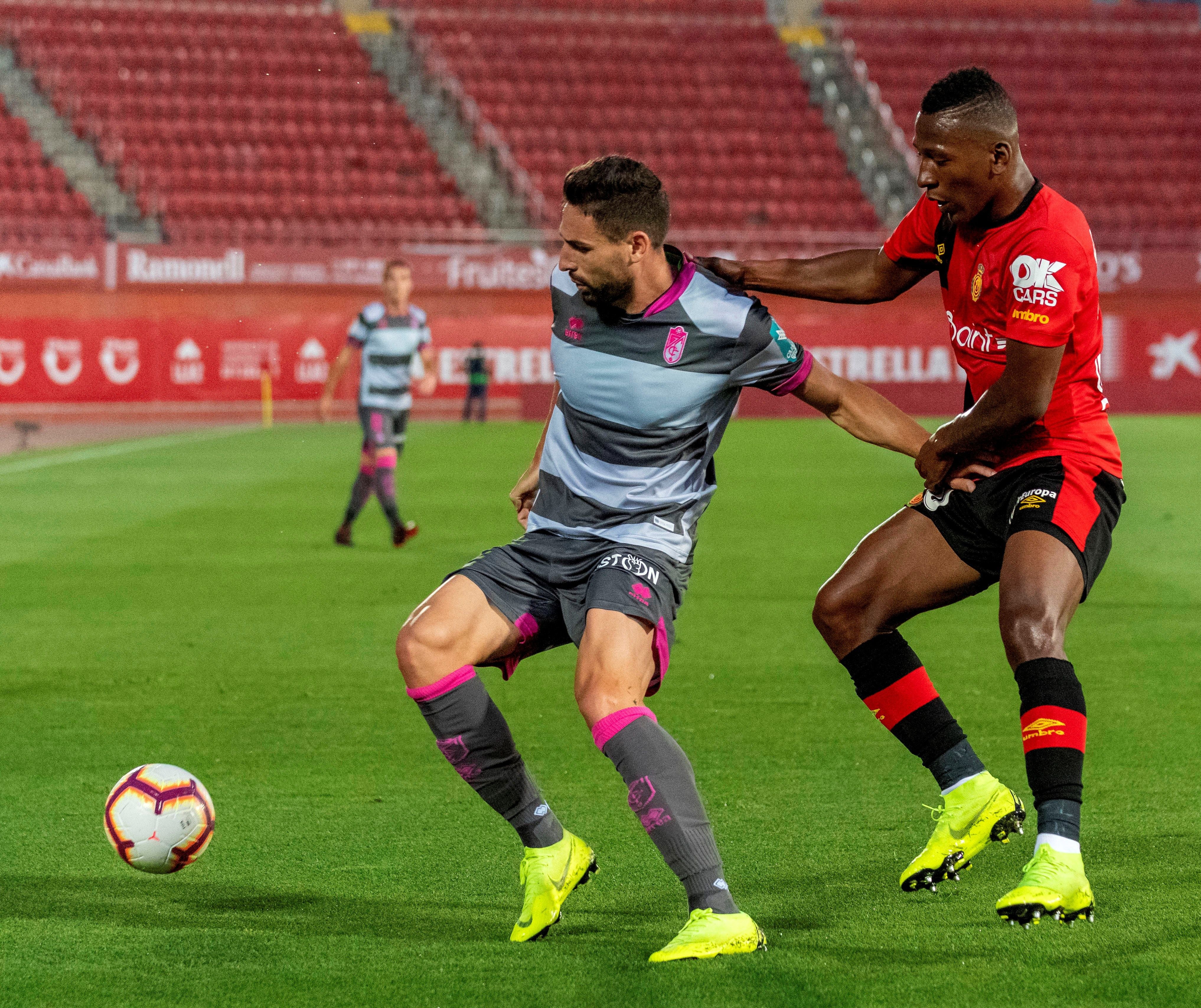 El Granada asciende a Primera División tras empatar contra el Mallorca y la victoria del Málaga ante el Albacete El Granada asciende a Primera División tras empatar contra el Mallorca y la victoria del Málaga ante el Albacete