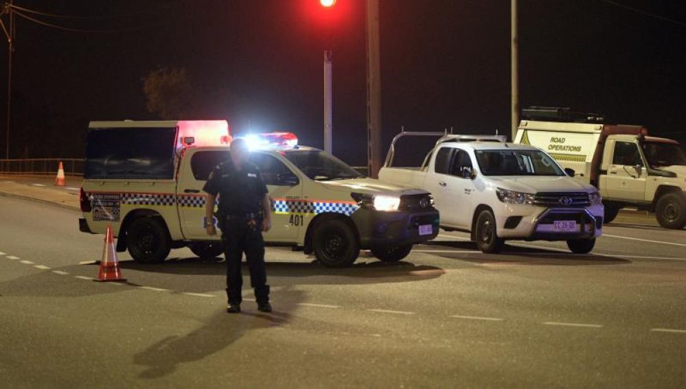 Ambulancias y policías en el lugar donde se ha producido un tiroteo en Darwin, Australia