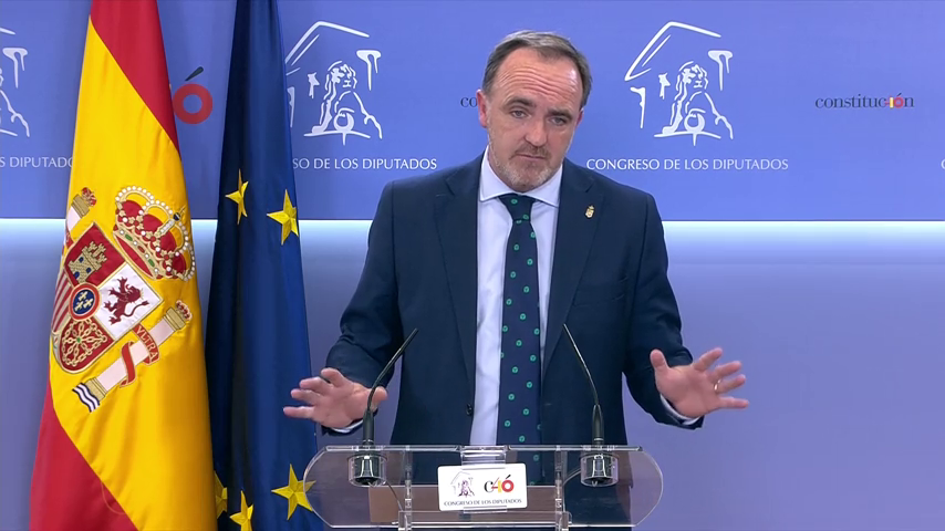 UPN amenaza con no apoyar la investidura de Sánchez si pactan con Bildu en Navarra UPN amenaza con no apoyar la investidura de Sánchez si pactan con Bildu en Navarra