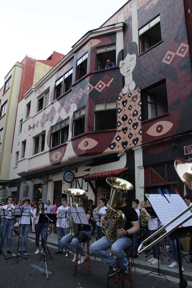 Palencia Sonora da comienzo a sus actos con el concierto de BeeBrass Ensemble en la fachada del Bar Universonoro Palencia Sonora da comienzo a sus actos con el concierto de BeeBrass Ensemble en la fachada del Bar Universonoro