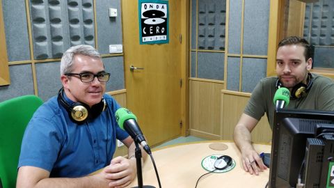 Balance de las elecciones municipales con Javier Ruiz Arana, alcalde en funciones del Ayuntamiento de Rota. Juan Ignacio Vallejo, Director del Museo de C&aacute;diz, nos habla del sarc&oacute;fago antropomorfo con motivo de su aniversario. Finalmente hablamos del D&iacute;a Mundial del Medioambiente con Juan Clavero, portavoz de Ecologistas en Acci&oacute;n de C&aacute;diz.