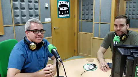 Cádiz en la Onda 5/6/2019 Balance de las elecciones municipales con Javier Ruiz Arana, alcalde en funciones del Ayuntamiento de Rota. Juan Ignacio Vallejo, Director del Museo de Cádiz, nos habla del sarcófago antropomorfo con motivo de su aniversario. Finalmente hablamos del Día Mundial del Medioambiente con Juan Clavero, portavoz de Ecologistas en Acción de Cádiz.