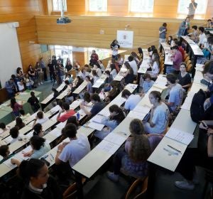 Alumnos haciendo el examen de Selectividad en Madrid Alumnos haciendo el examen de Selectividad en Madrid